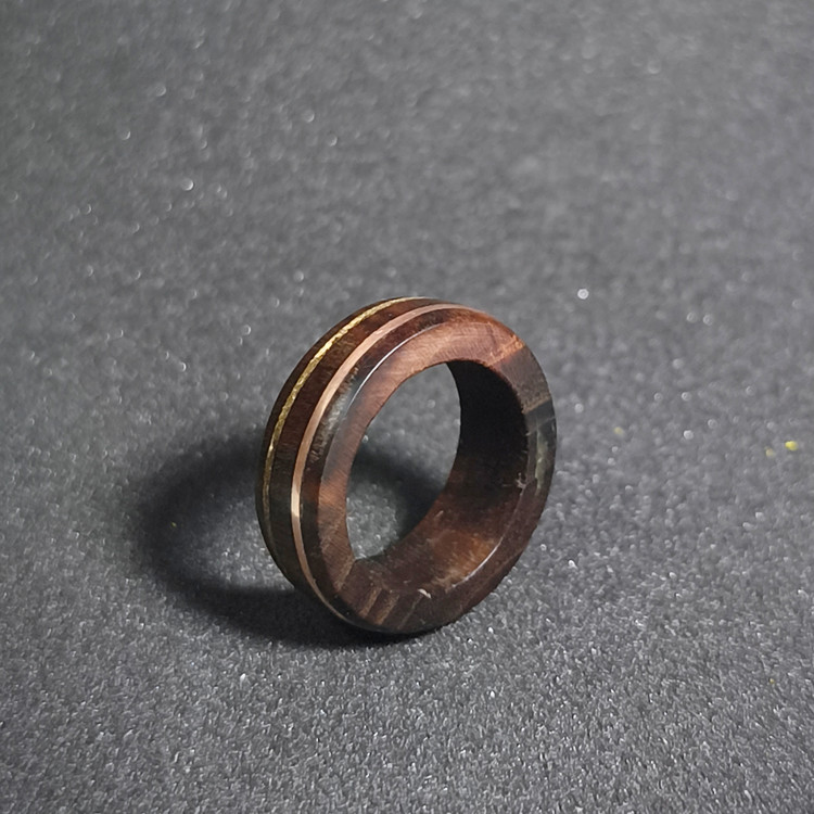 حلقه انگشتری چوبی Ring. دستساز. چوب کایو kayo. آذین مرکزی به انتخاب شما. مدل teyda