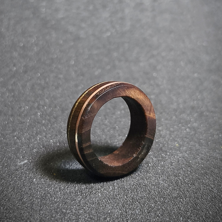 حلقه انگشتری چوبی Ring. دستساز. چوب کایو kayo. آذین مرکزی به انتخاب شما. مدل teyda