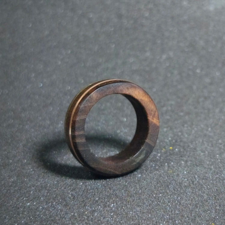 حلقه انگشتری چوبی Ring. دستساز. چوب کایو kayo. آذین مرکزی به انتخاب شما. مدل teyda