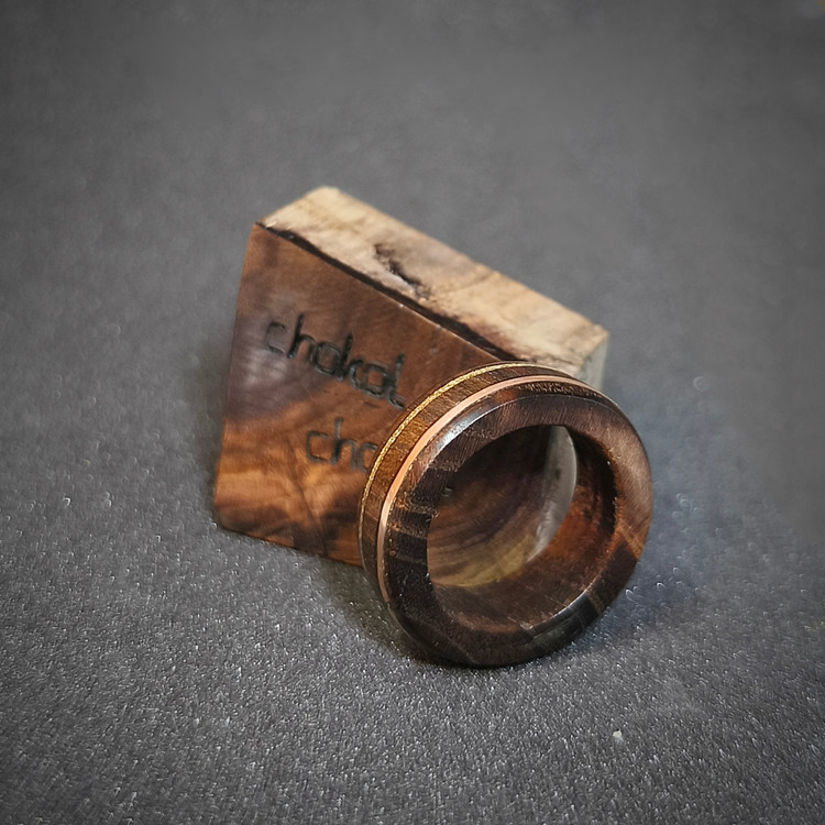 حلقه انگشتری چوبی Ring. دستساز. چوب کایو kayo. آذین مرکزی به انتخاب شما. مدل teyda